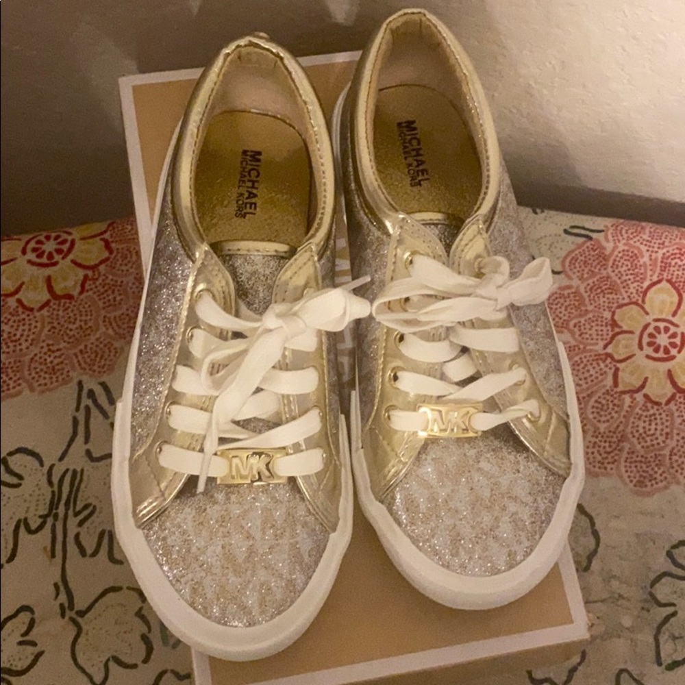 Michael Kors girls shoes excellent condition